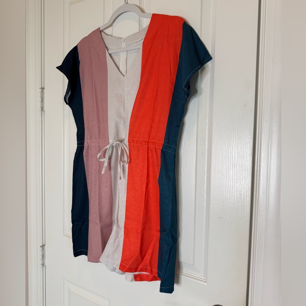 Colorblock Short Sleeve Romper - Picture 3 of 4